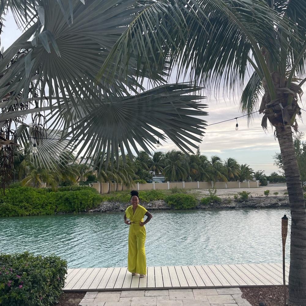 Meet your Posher, Nia